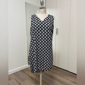Old Navy Woman's Black and White Leaf Print Sleeveless Mini  Dress Medium